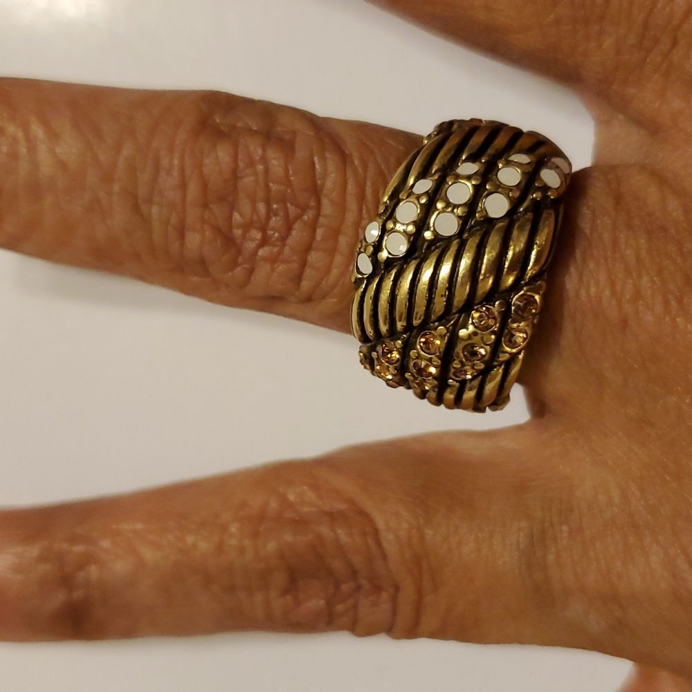 HEIDI DAUS Ring size 6, topaz and white enamel inlaid stones, Stamped